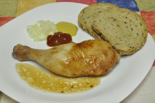 Grilované kuřecí stehýnka v medové marinádě – Snadné Česko recept, zvládnete za 30 - 45 minut